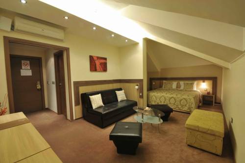 Tami Residence 9