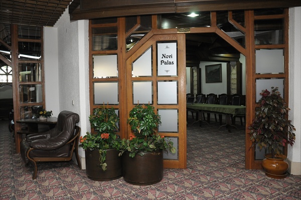 Novi Palas 10