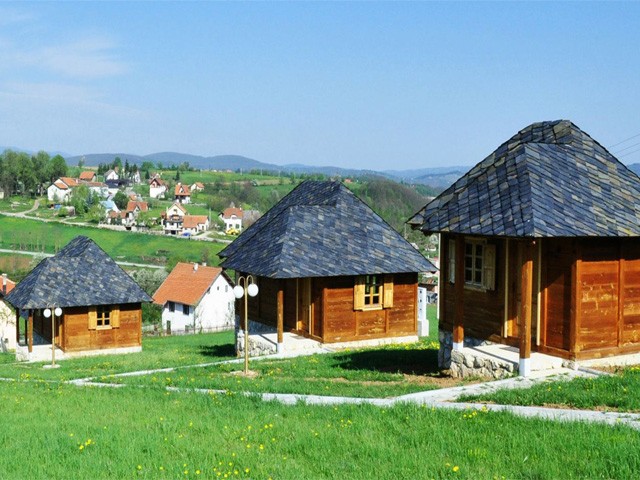 Nacionalna kuća Bajo 11