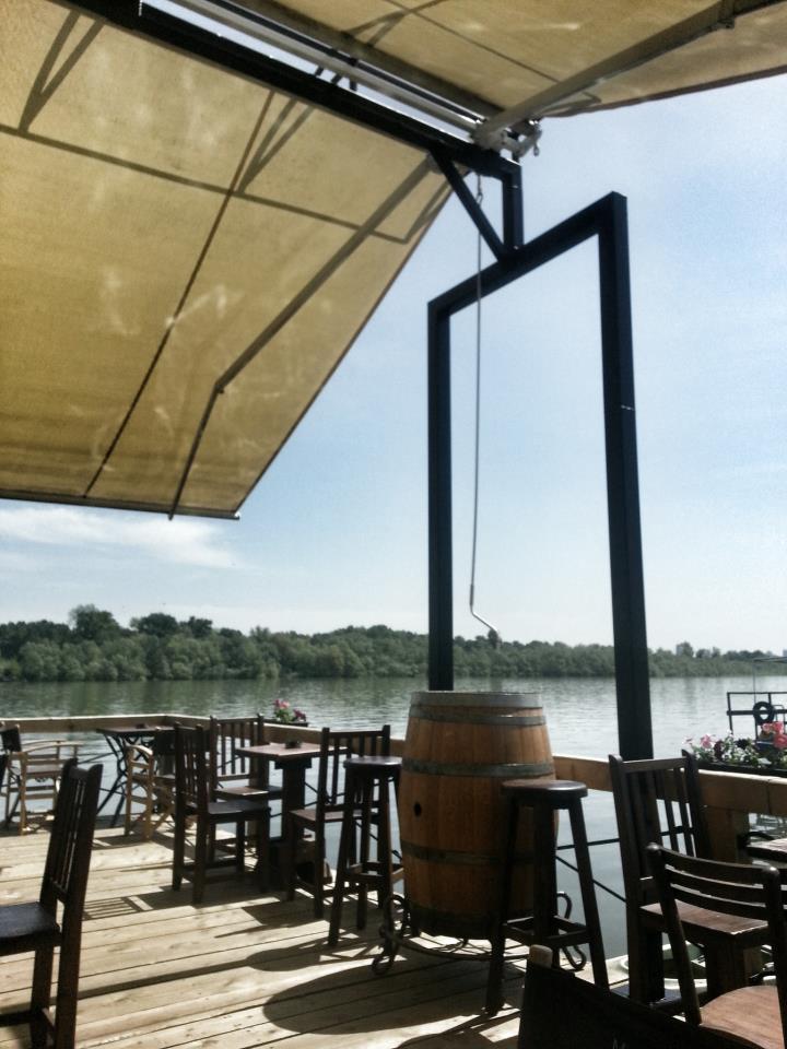 Office pub 7