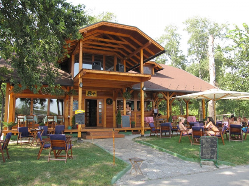 Restoran klub 8+ 2