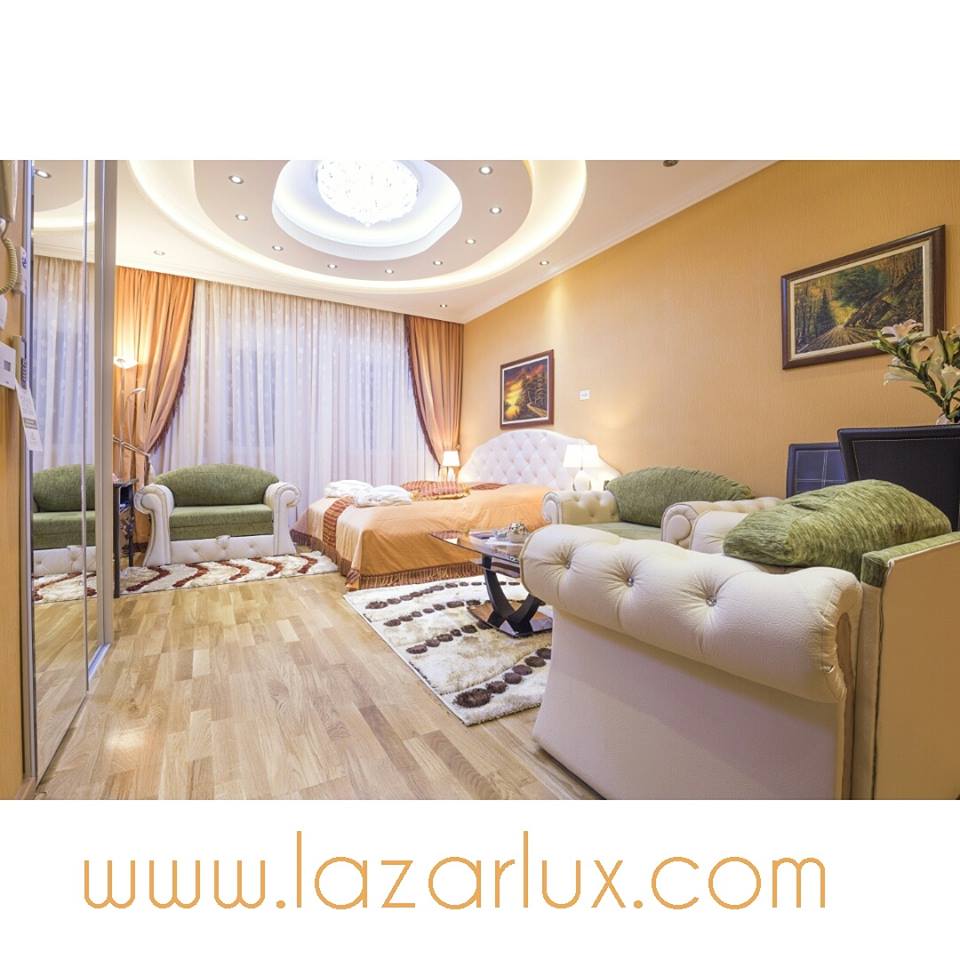 Lazar Lux 13