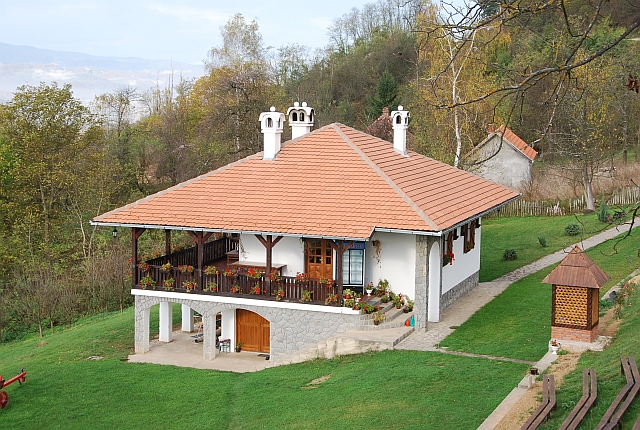 Etno kompleks Ognjište 5