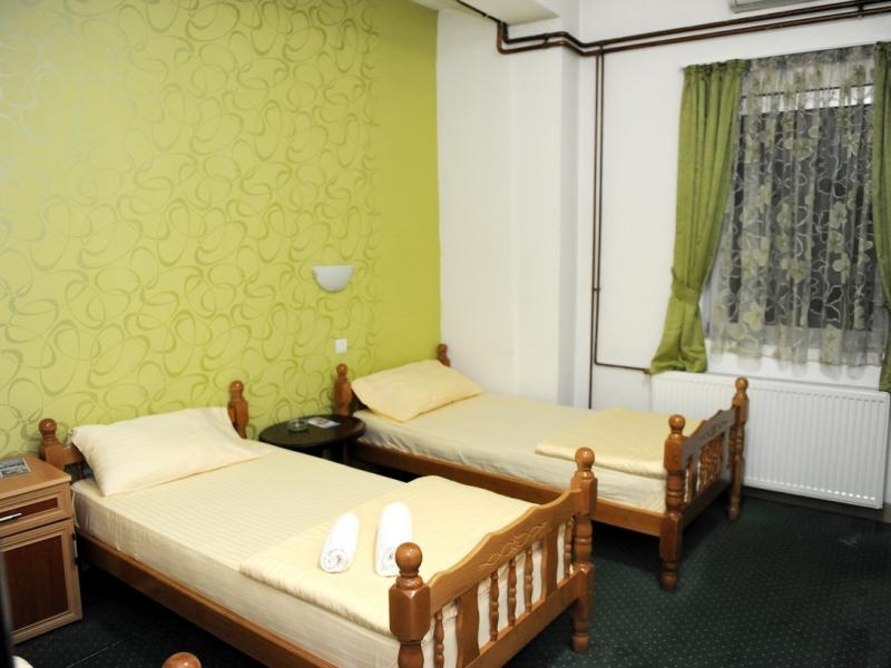 Stojanović Hajat S 8