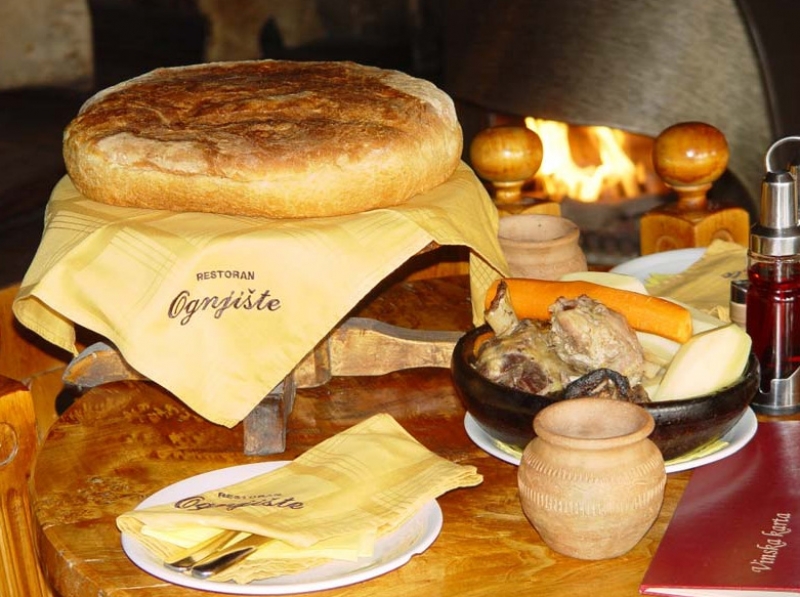 Ognjište 8
